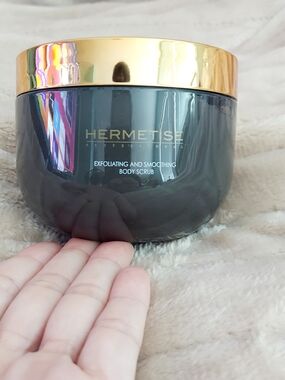 Hermetise Exfoliating & Smoothing Body Scrub 14.45OZ Full Size NWT Girlhoodcore